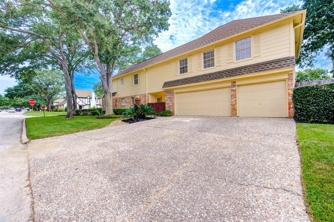 Building Photo - 9115 Taidswood Dr