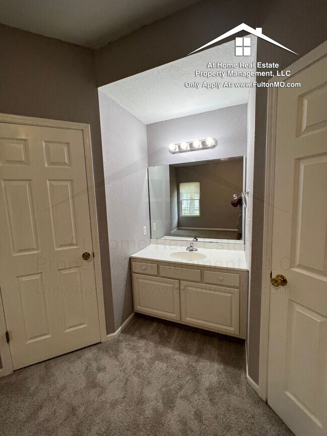 Building Photo - 1012 Boulder Ct