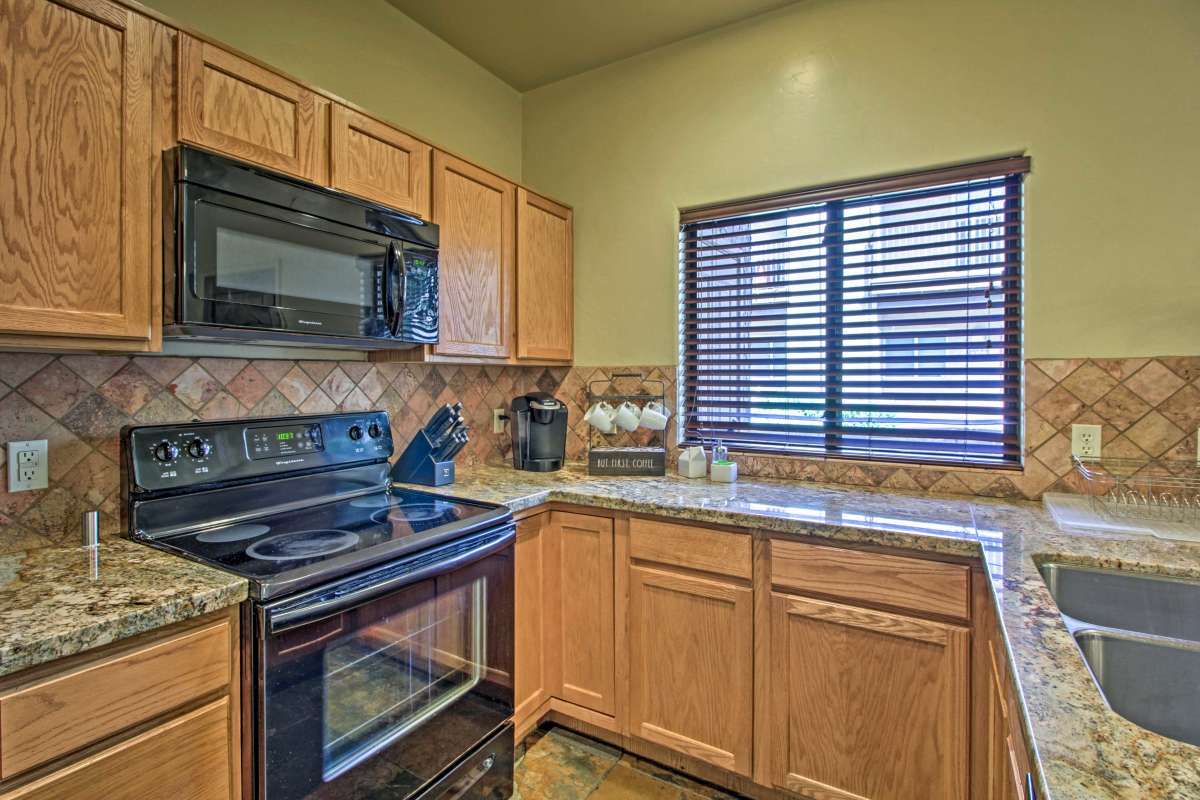 Building Photo - 4128 N Thurston Ln