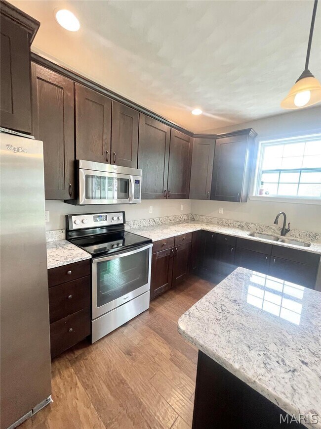 Building Photo - 805 Bluff Ridge Ln