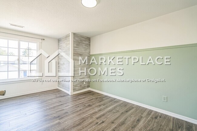 Building Photo - 304 NW 25th Pl