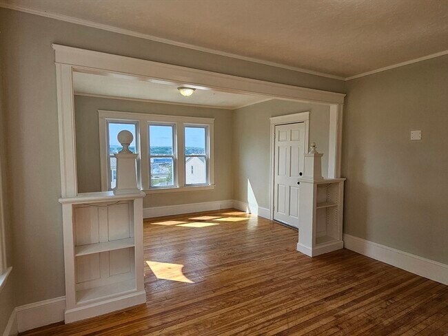 Building Photo - 169 Perry Ave