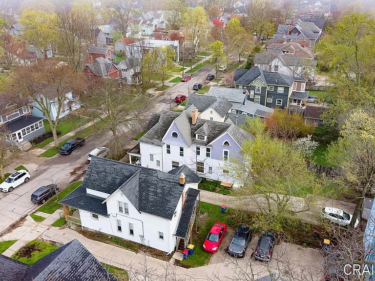 Building Photo - 320 Charles Ave SE