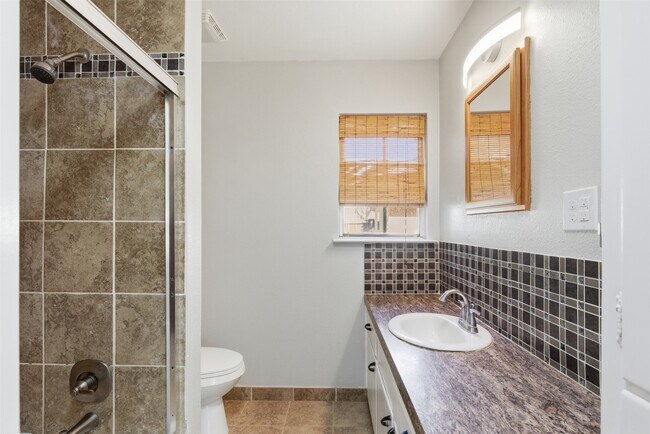 Building Photo - 1203 Valerie Ave