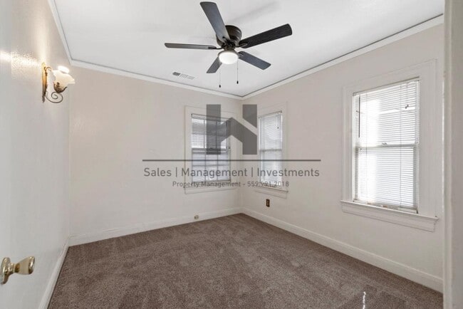Building Photo - 232 E San Joaquin Ave