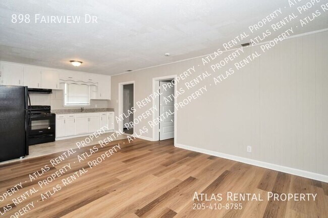 Building Photo - 898 Fairview Dr NE