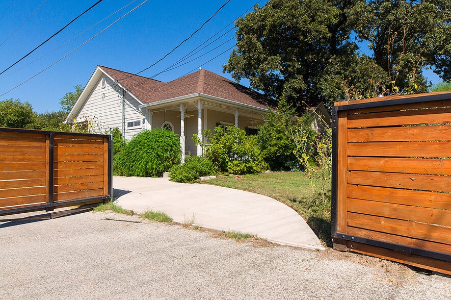 Gated driveway - 1204 San Bernard St