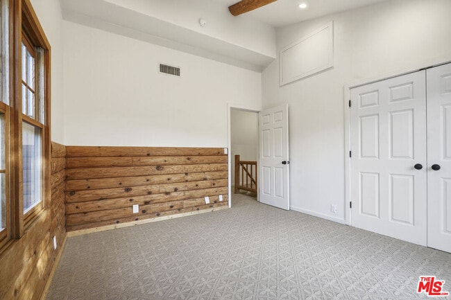 Building Photo - 373 Loftyhill Dr