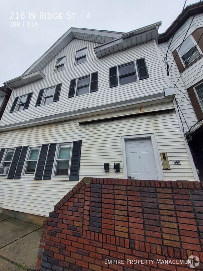 Building Photo - Available February 1st- 2 bedroom, 1 bathr...