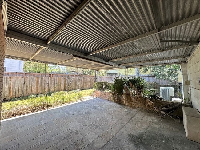 Building Photo - 903 Lamonte Ln