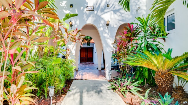 Building Photo - 33 SW 18th Terrace