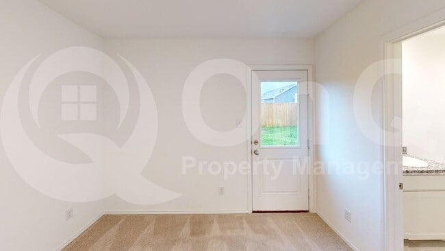 Building Photo - 204 Thresher Ln