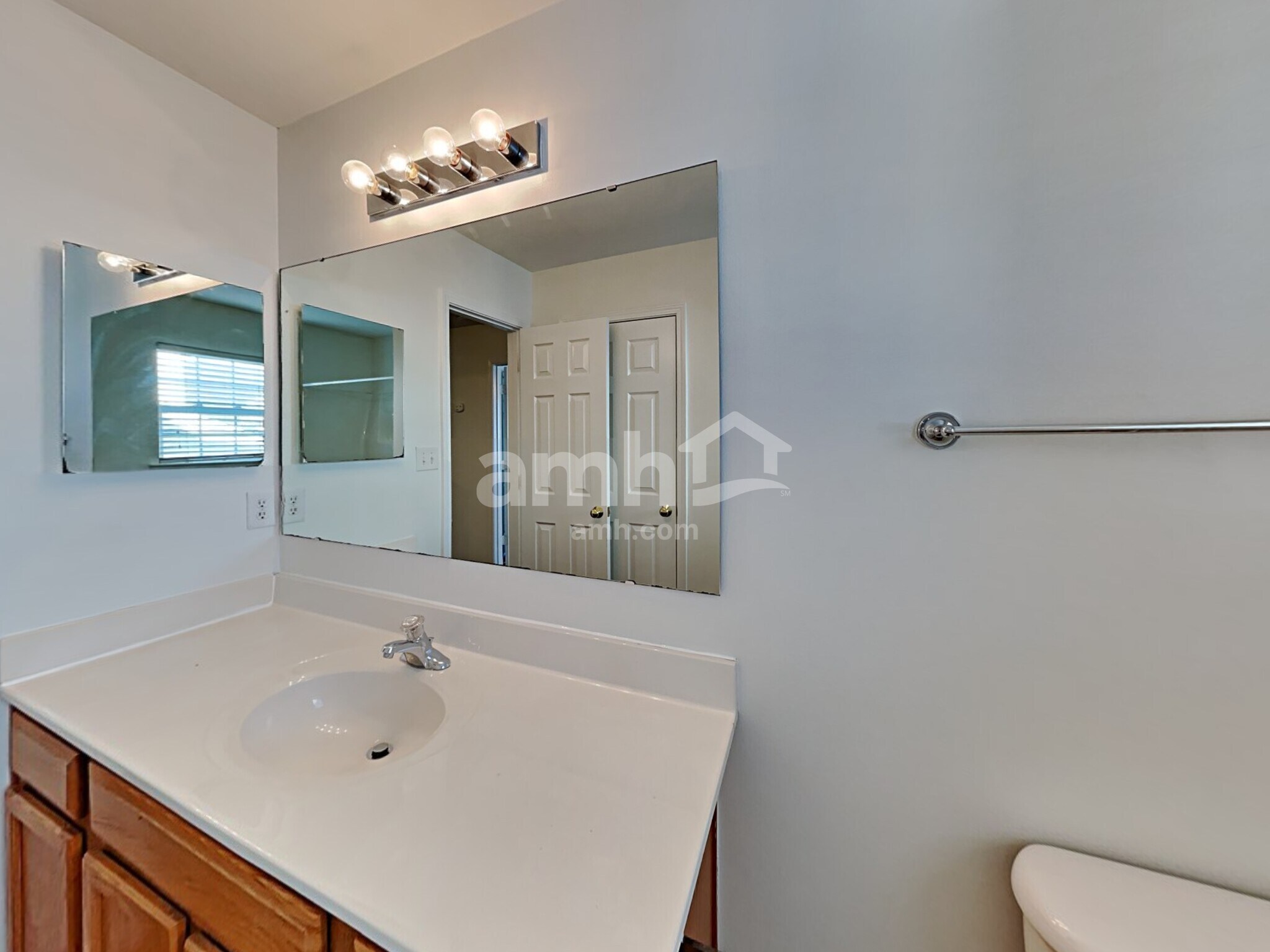 Building Photo - 254 Royalton Rd