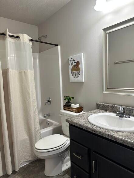 Building Photo - 2200 N Main Ave