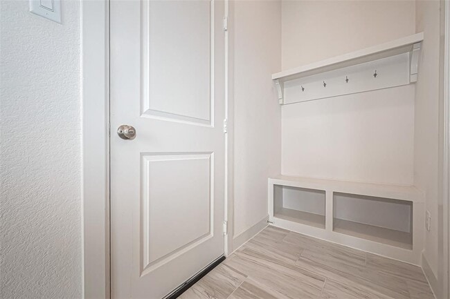 Building Photo - 2203 Crystal Reef Ct