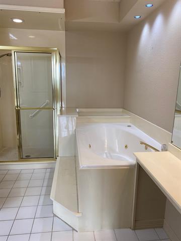 Building Photo - 5200 Keller Springs Rd