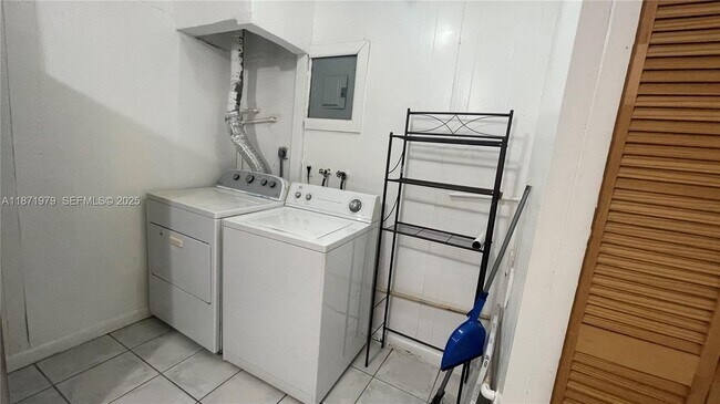 Building Photo - 301 N 67th Ave