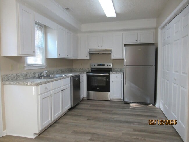 Building Photo - 1054 Jessamine Trail