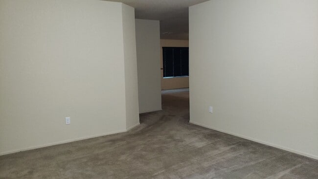 Building Photo - SOLAR 4 bedroom, 2 bath for Rent