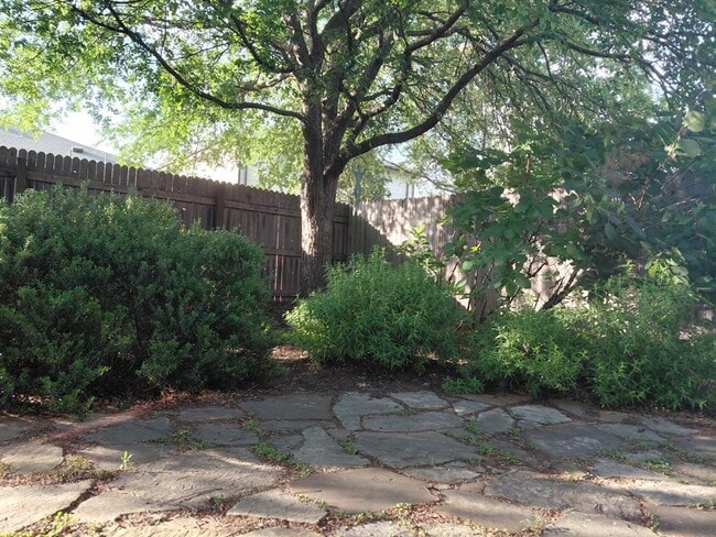 Building Photo - 1612 Poppy Seed Ln