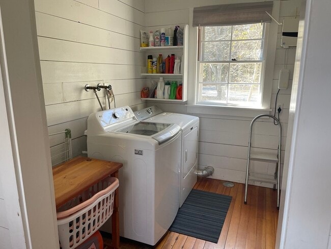 Building Photo - 45 Old Cove Rd