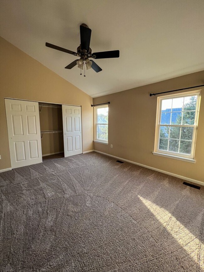 Building Photo - 8646 Willow Leaf Ln