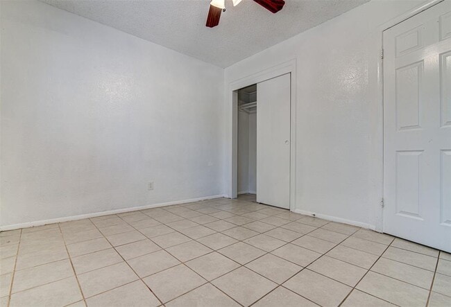 Building Photo - 1202 Westcott Dr