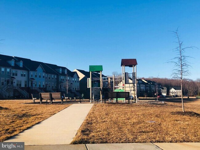 Building Photo - 17414 Southern Shrs Dr