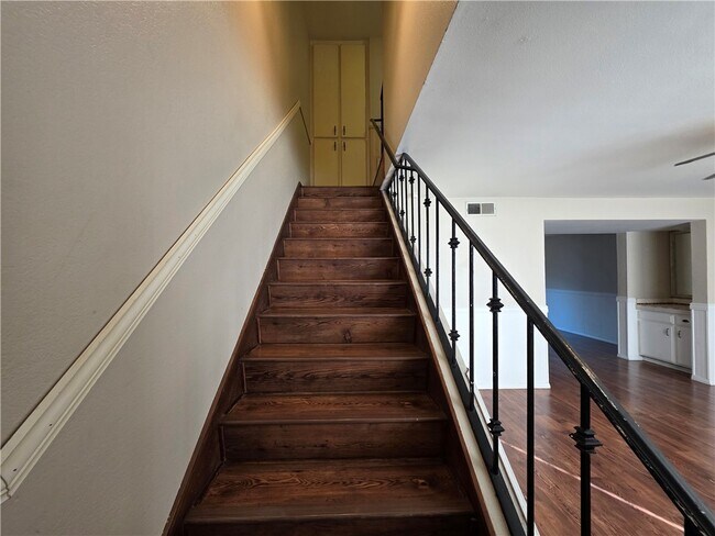 Building Photo - 1173 S Paula Dr