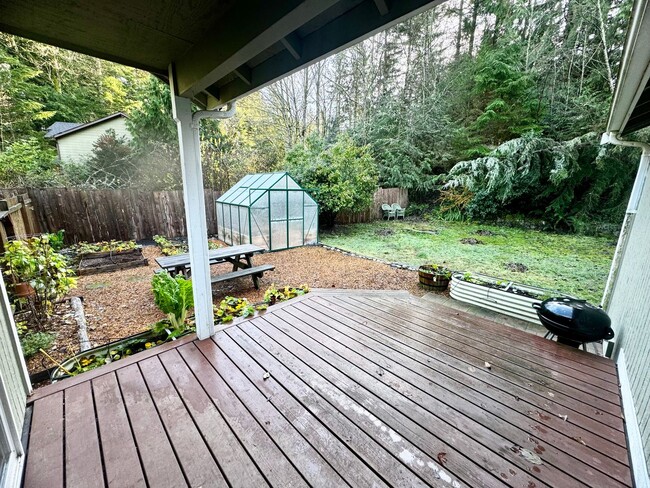 Building Photo - Cozy single-story home In Poulsbo.