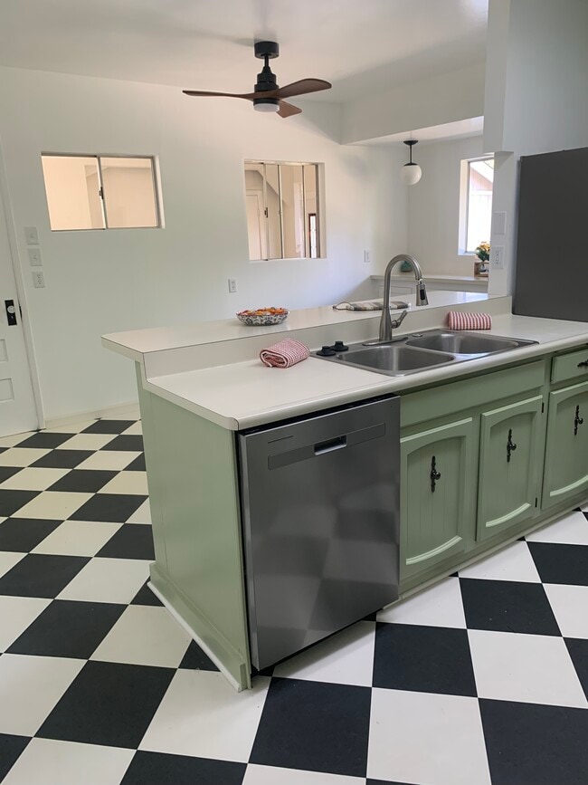 Building Photo - 9080 Santa Lucia Rd