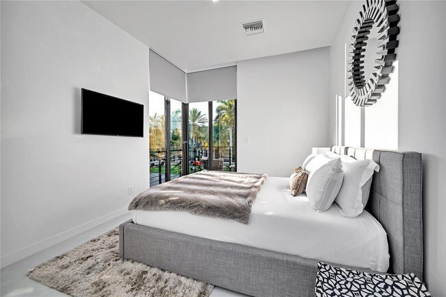 Building Photo - 2516 NE 21st St