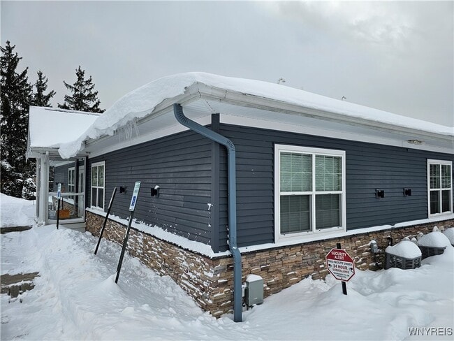 Building Photo - 610 Ayer Rd