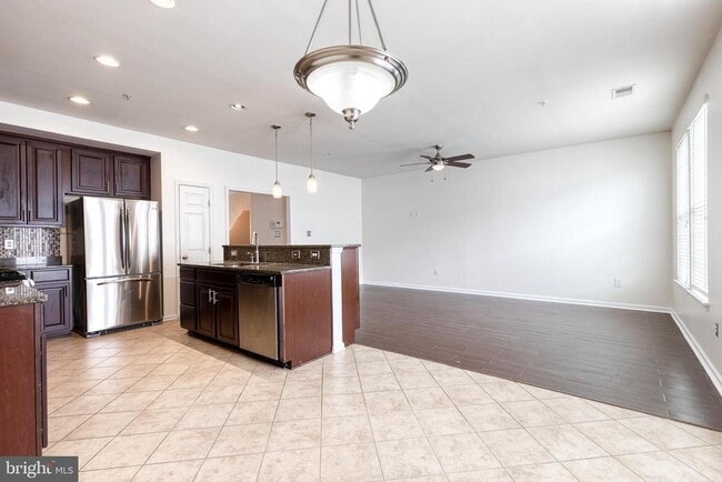 Building Photo - 7558 Stoney Run Dr