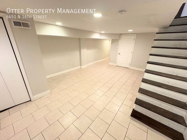 Building Photo - 6451 N 16th St