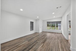 Building Photo - 1320 B Rd