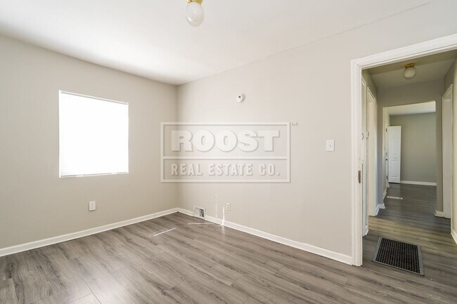Building Photo - 108 Columbian Ave
