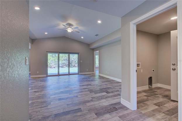 Building Photo - 129 Glades Dr
