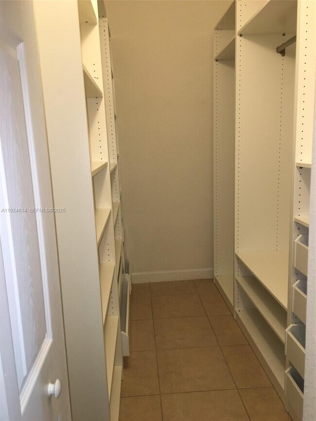 Building Photo - 7540 NW 114th Pl