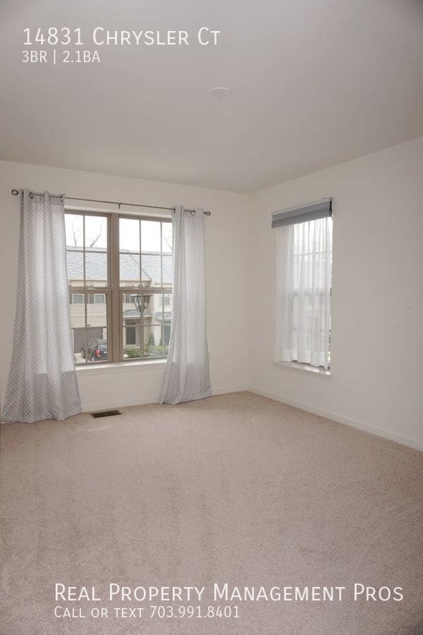 Building Photo - 14831 Chrysler Ct