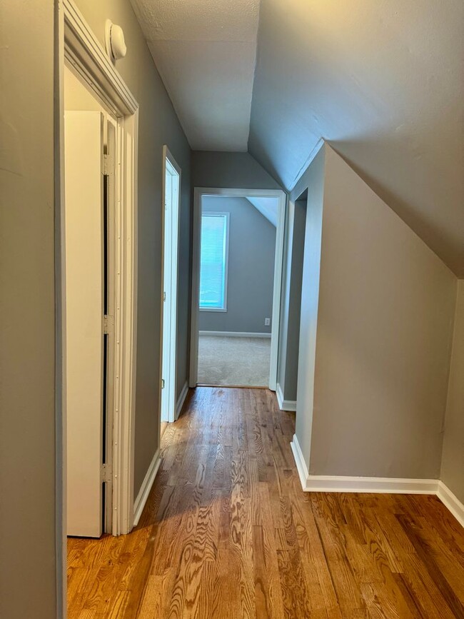 Building Photo - Convenient location! Cute 4 Bed 2 Bath hom...