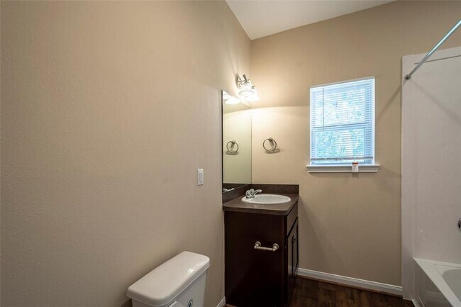 Building Photo - 8530 Homewood Ln