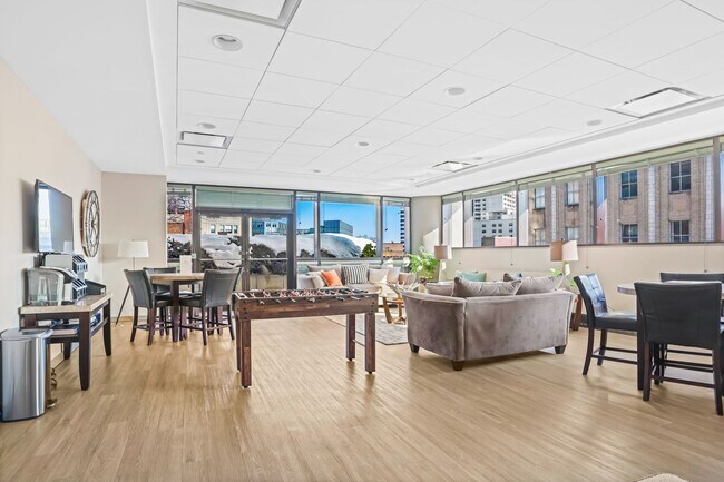 Building Photo - 127 Greyrock Pl