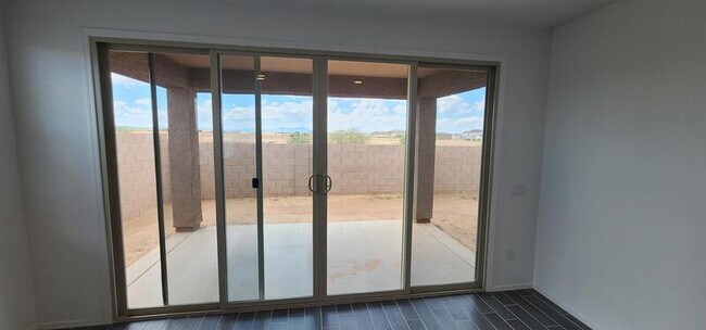 Building Photo - 7822 S Wolf Creek Dr