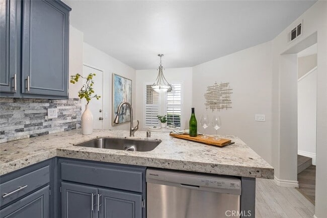 Building Photo - 54 Cameray Heights