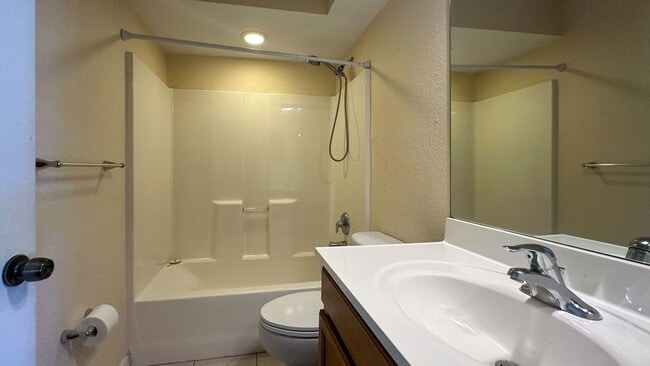 Building Photo - 6944 Rosemont Dr