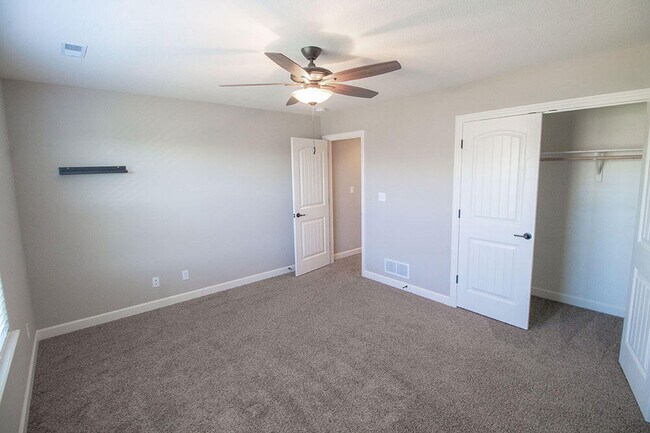 Building Photo - 7407 Pemberton Dr