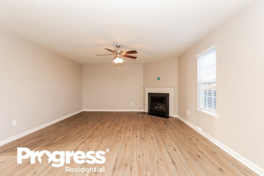 Building Photo - 3014 Commonwealth Dr