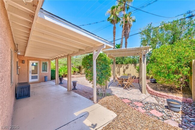 Building Photo - 1824 Saylor Way
