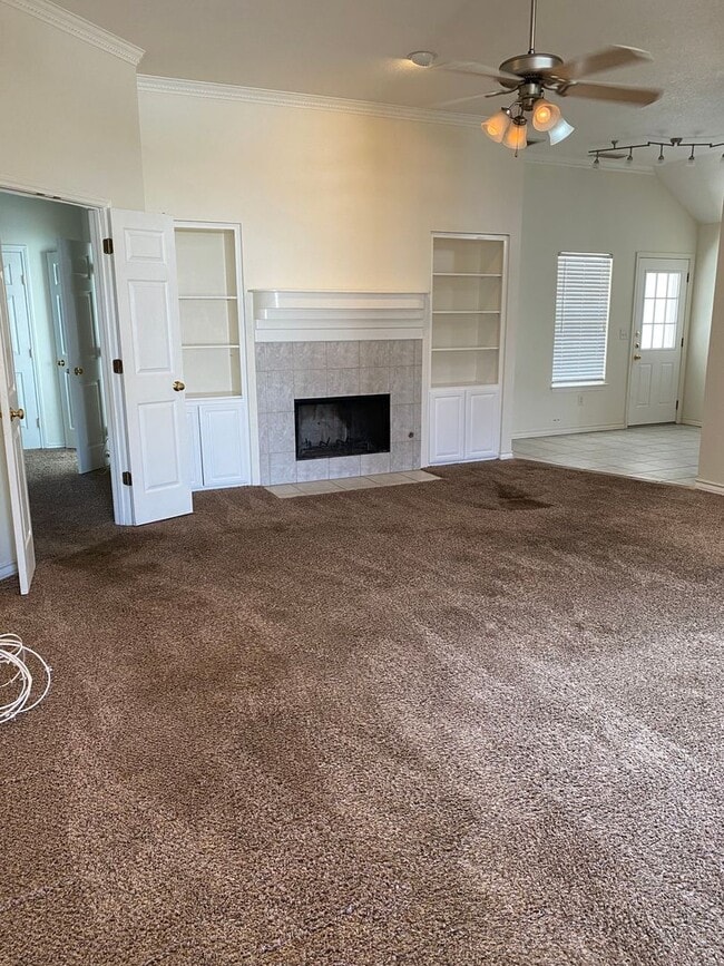 Building Photo - COMING SOON!!!  Large 3 bedroom home with a fireplace